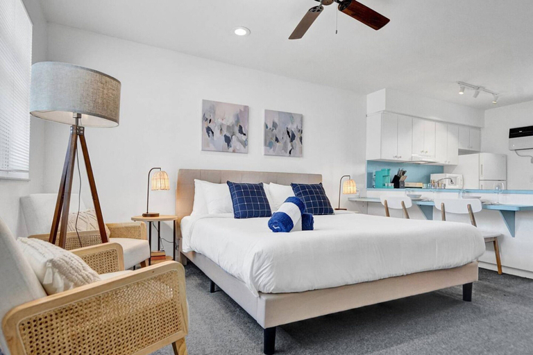 Room 4, Marine Villas 7 in Hollywood, Broward