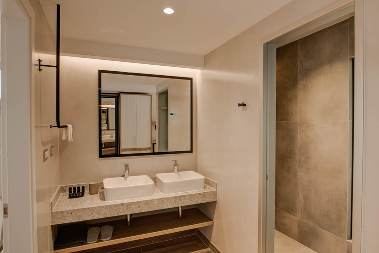 Bathroom 2, Alboro seaside suites, Epirus