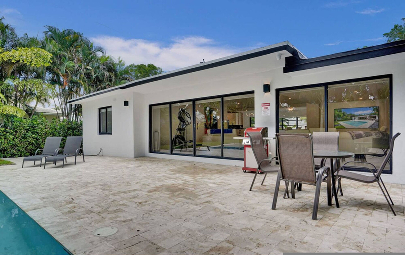 Room 4, Hibiscus House in Fort Lauderdale, Broward