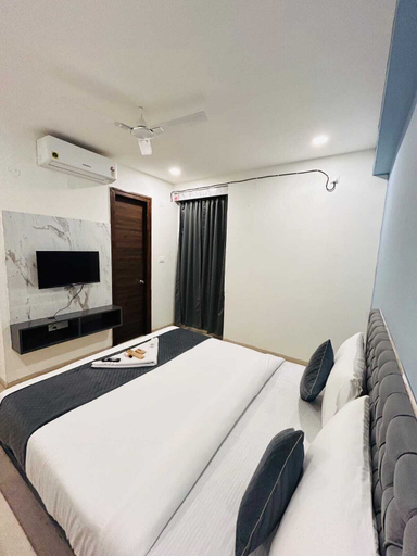 Bedroom 2, WILDWINGS PREMIUM HOTEL, Hyderabad