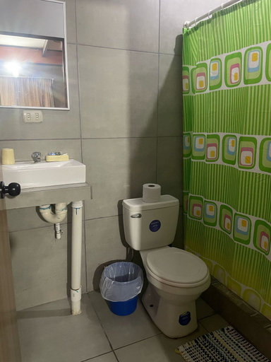 Bathroom 3, Be My Guest Cabinas, Talamanca