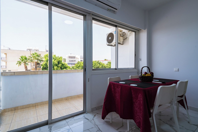 Others 5, Cosy & Central Larnaca Suite, Larnaca