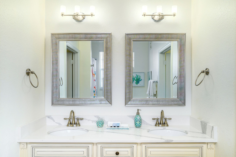 Bathroom 4, 4862 Cayview Avenue #408, Orange