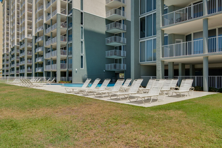Exterior & Views 2, Long Beach Resort 1-105, Bay