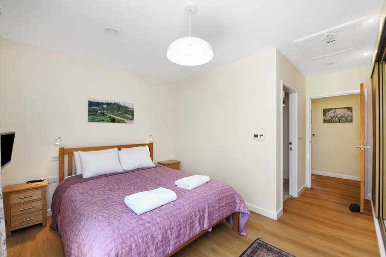 Bedroom 2, Waxwings Retreat, Nottinghamshire