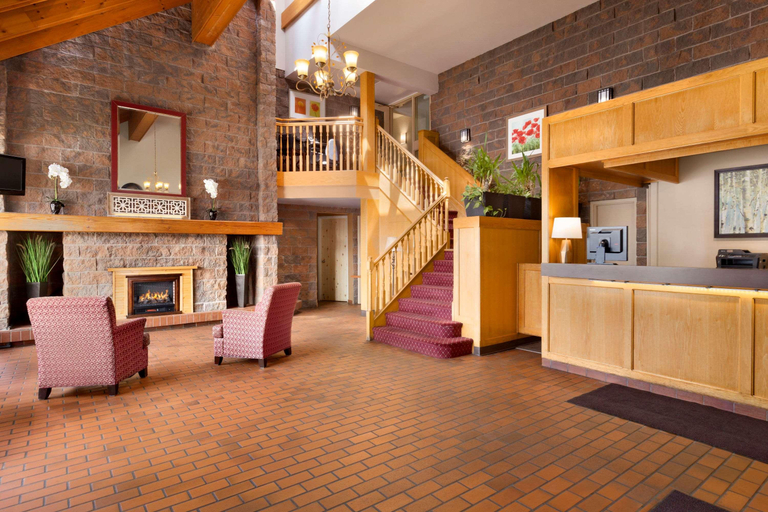 Public Area, Travelodge by Wyndham North Bay, Nipissing