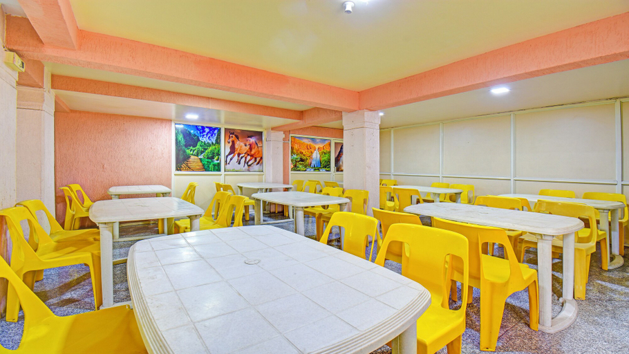 Food & Drinks 4, Fabhotel Executive pearl Inn - Nr Twin tower, Pune