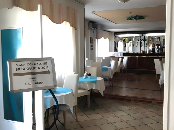 Food & Drinks 5, Hotel Martini, Napoli