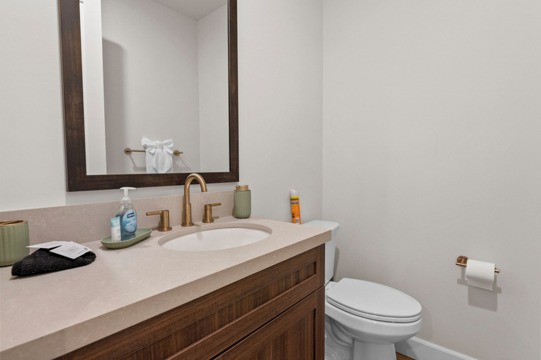 Bathroom 3, Pine Meadow All Seasons Lodge, San Bernardino