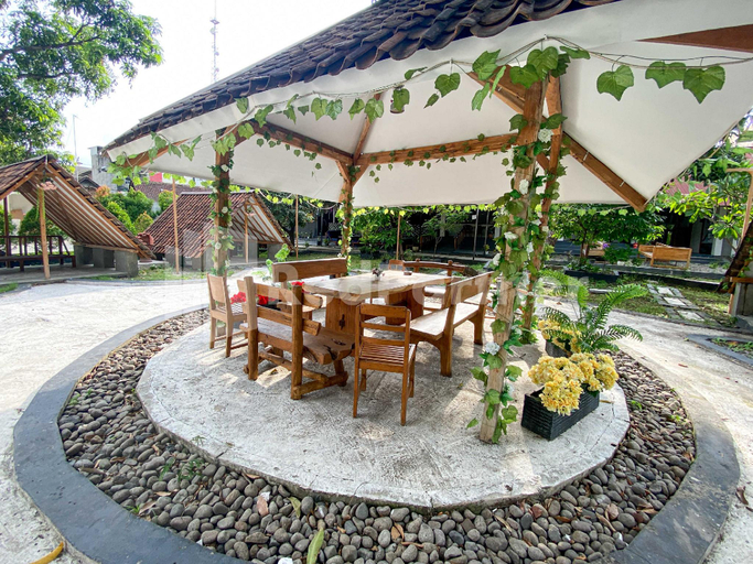 Food & Drinks 3, CBG INN near Stasiun Solo Balapan, Solo