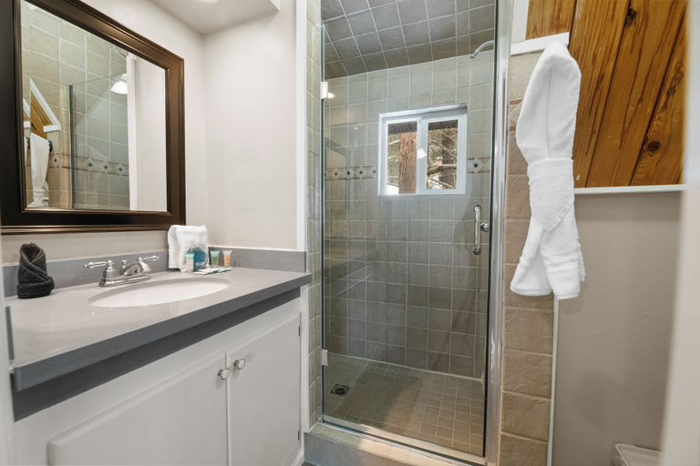 Bathroom 3, PureSky Cabin, San Bernardino