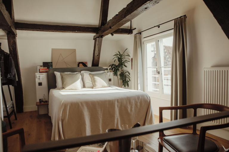 Bedroom 5, A Place - Oude Koornmarkt 1, Antwerpen