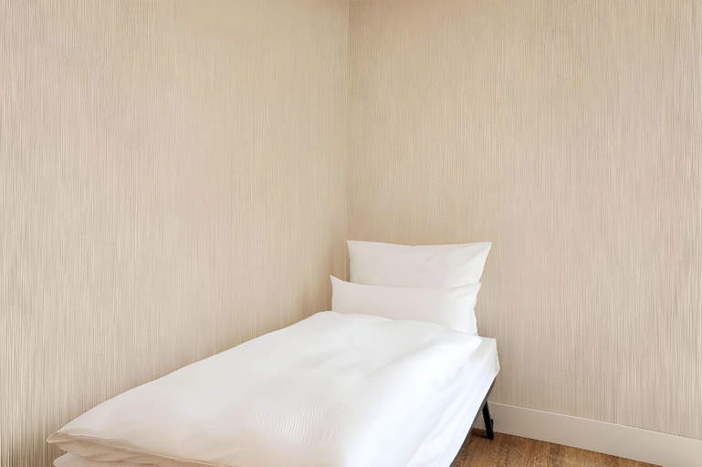 Bedroom 30