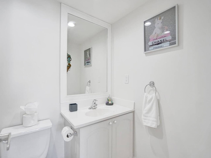 Bathroom 2, New New Beach View, Broward