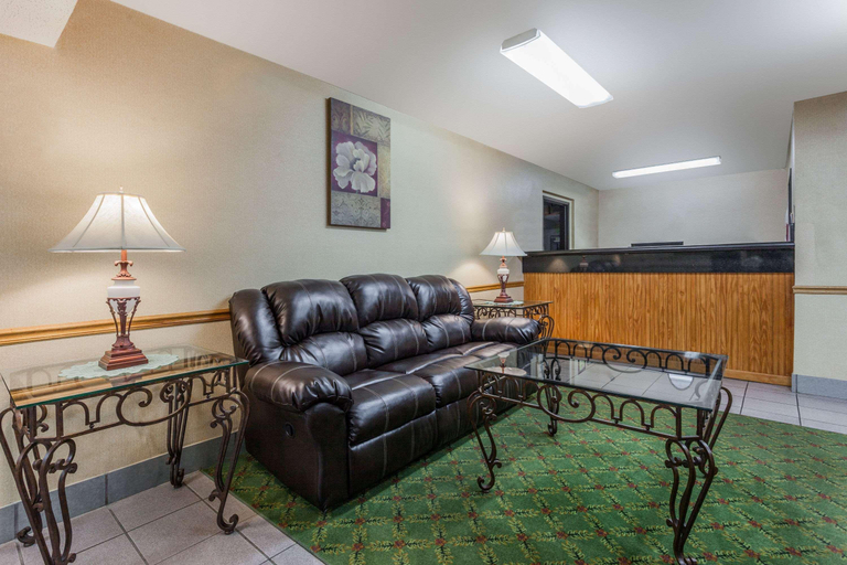 Public Area 2, Super 8 by Wyndham Carrollton, Carroll