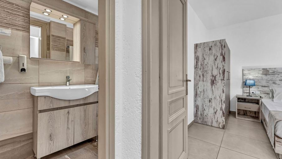 Bathroom 4, Erato Hotel, Crete