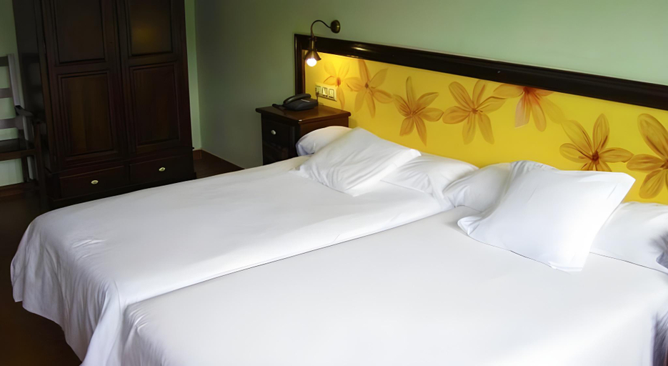 Bedroom 3, Hotel Balneario Rio Pambre, Lugo