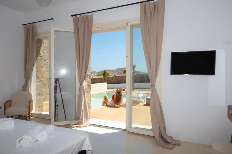 Room 2, Adyton Luxury Suites Privatepool Oasis in Mykonos, South Aegean