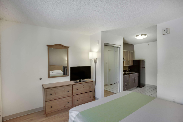 Bedroom 4, Studio 6 Stafford, TX - Houston - Sugarland, Fort Bend