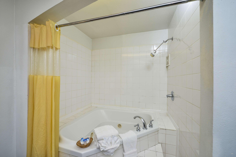 Bathroom 4, Americas Best Value Inn Chico, Butte
