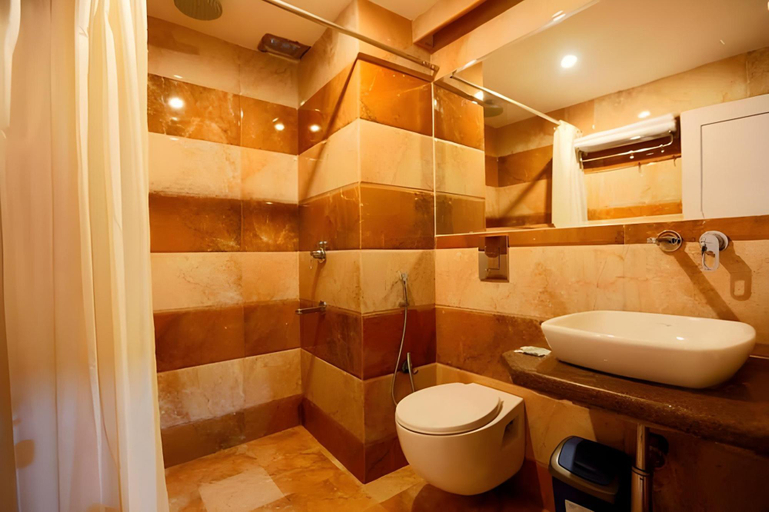 Bathroom 3, Hotel Shingar, Shimla