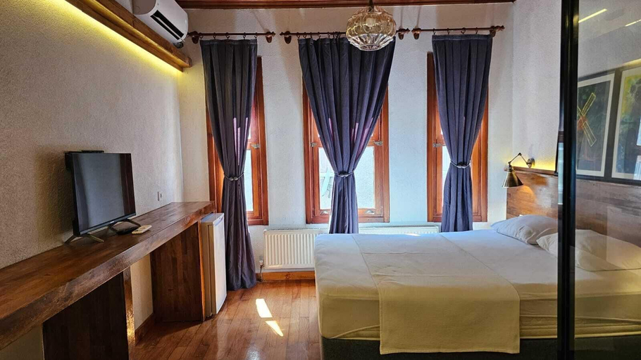 Bedroom 4, Mahzen Otel, Kadıköy