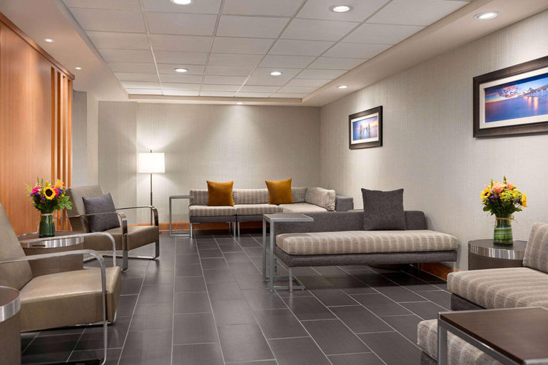 Public Area 2, Wingate by Wyndham - Wilmington, New Hanover
