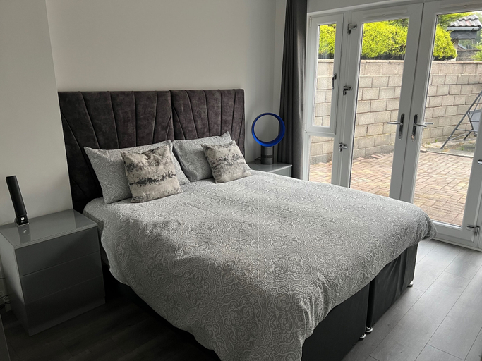 Room 4, Private 2 bedroom Apartment -Edinburgh - Sleeps 4, Edinburgh
