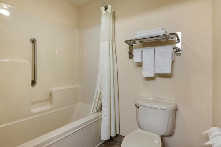Bathroom 4, Best Western Parsons Inn, Labette