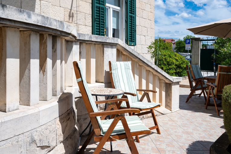 Others 5, Villa Celio Cega, Trogir