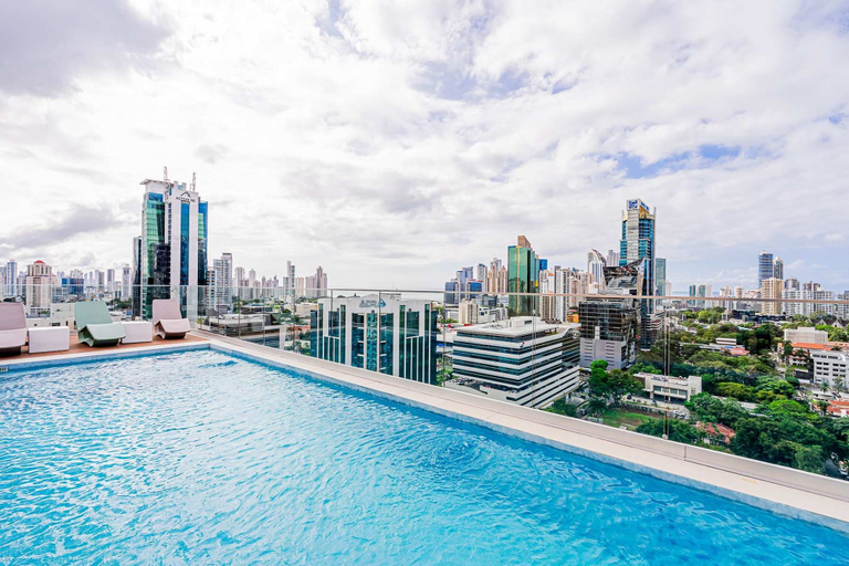 Room 5, w Central 1BR in Vibrant Obarrio, Panamá