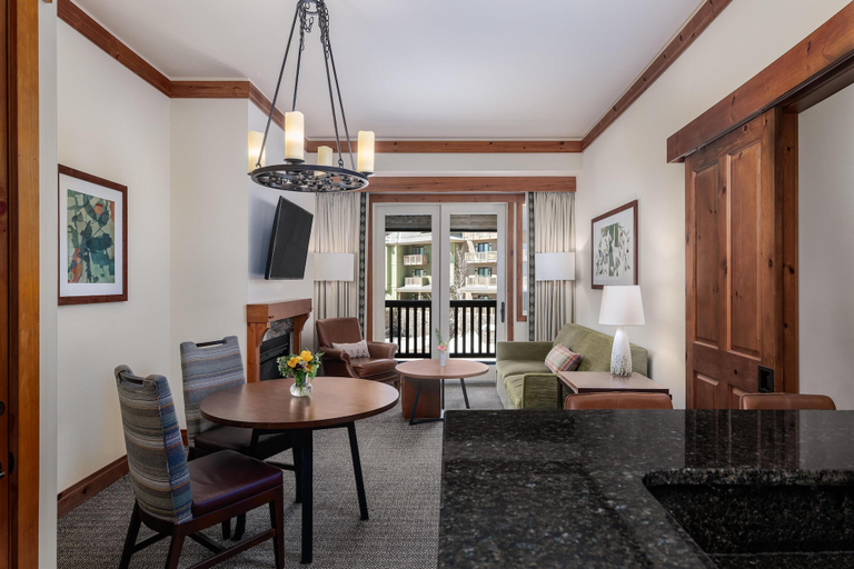 Dining Room 24