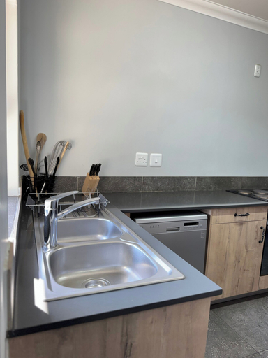 Others 5, Stones Throw Manor, West Rand