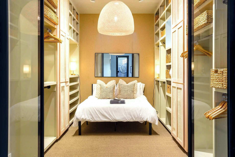 Bedroom 4, Eastside Mansion w Pool 7 Mins to Rainey, Travis