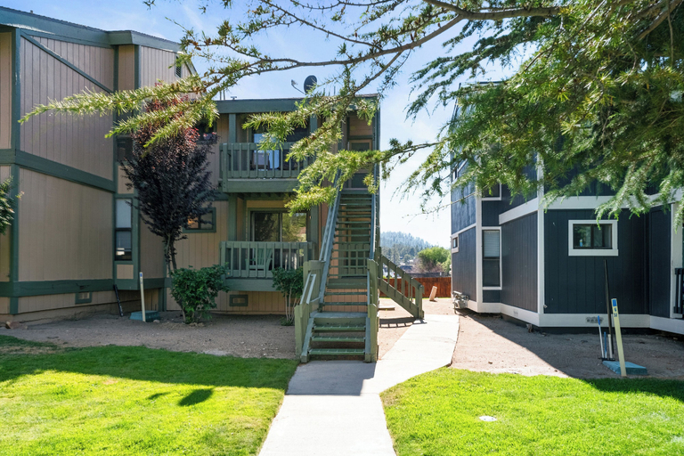 Exterior & Views 1, Lakeview Condo, San Bernardino