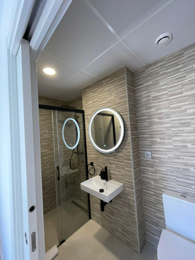Bathroom 3, Selecta Marbella Sentire Apartaments, Málaga