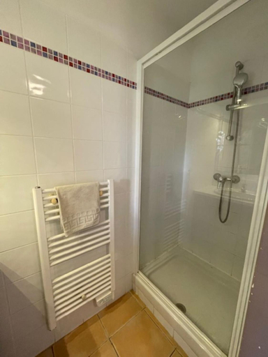 Bathroom 3, Carro, proche de la mer, appartement 2 chambres, Bouches-du-Rhône