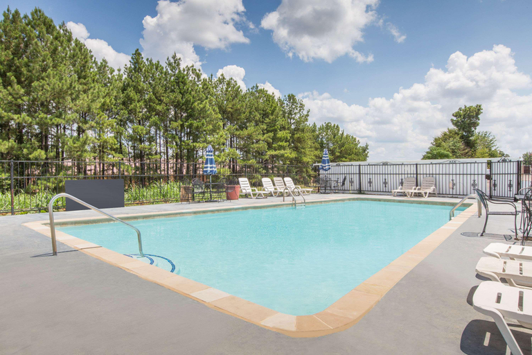 Sport & Beauty, Executive Inn & Suites Marshall, Harrison