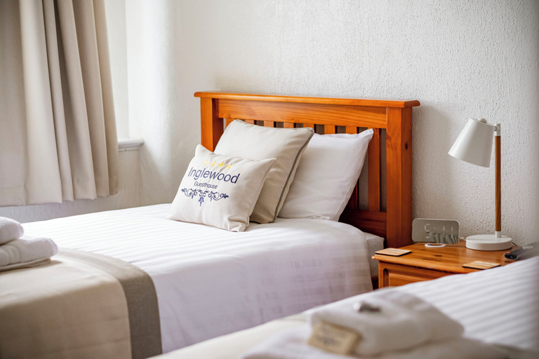 Bedroom 2, Opul Express, Douglas