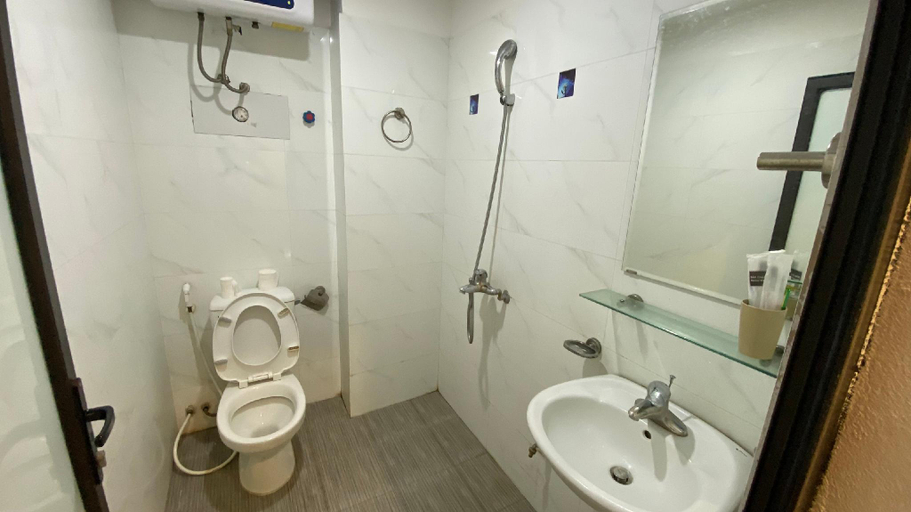 Bathroom 3, Era Apartment Ha Yen Quyet, Cầu Giấy