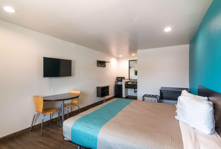 Bedroom 3, Motel 6 South El Monte CA, Los Angeles