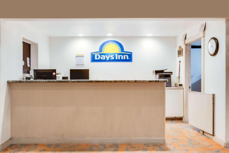 Public Area 2, Days Inn by Wyndham Fort Stockton, Pecos