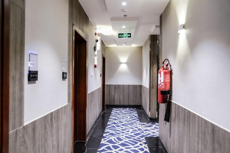 Others 4, Ferbion hotel
