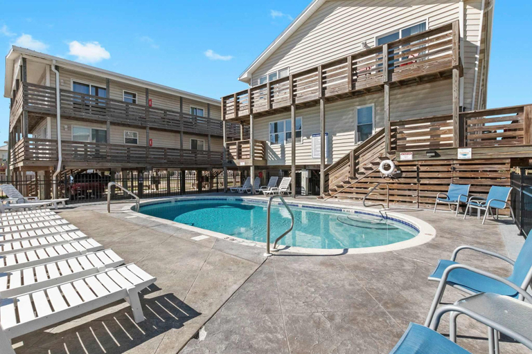 Room 3, Three 2br Condos Walk to Beach Hangout, Baldwin