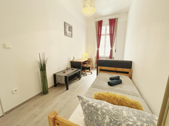 4, Y Central Station Private Rooms, Budapesti