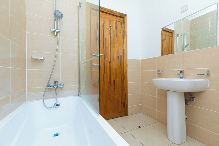 Bathroom 3, Polo Heights -Sky Suites, Accra