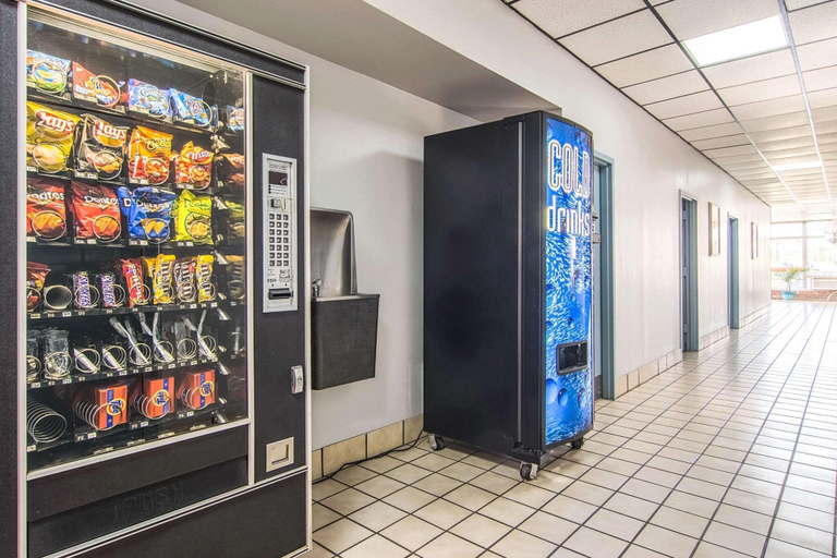 Food & Drinks 5, Econo Lodge, De Kalb