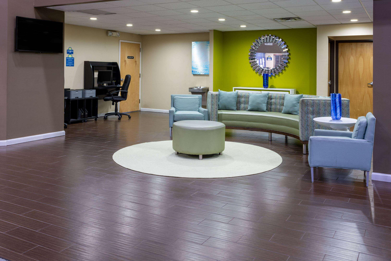 Public Area 3, Days Inn & Suites by Wyndham Cherry Hill, Camden
