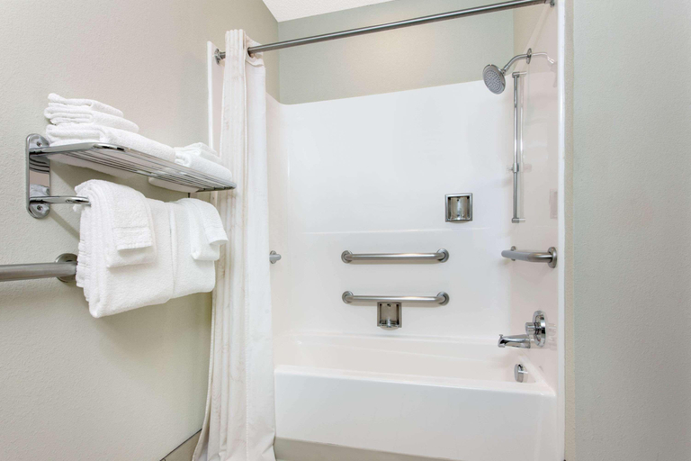 Bathroom 4, Microtel Inn & Suites By Wyndham Lillington, Harnett