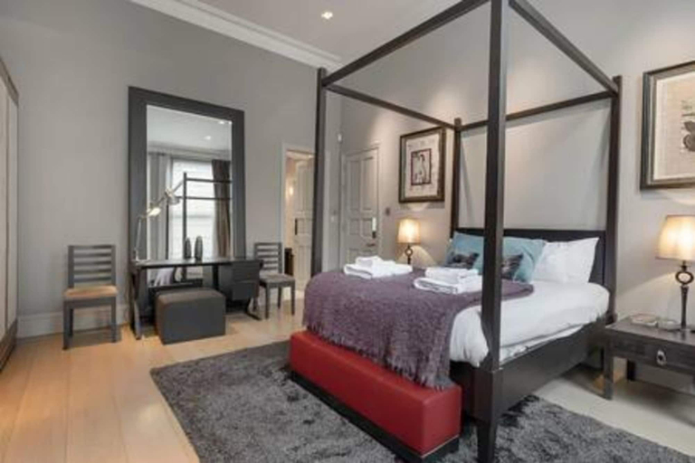 Room 5, 3-bdr Magnificent Harrods Knightsbridge Apartment, London